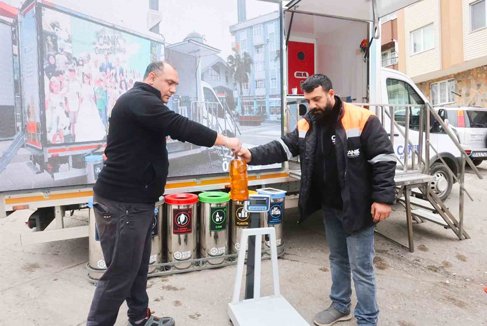 Canik&rsquo;te atığı getirene nakit iade
