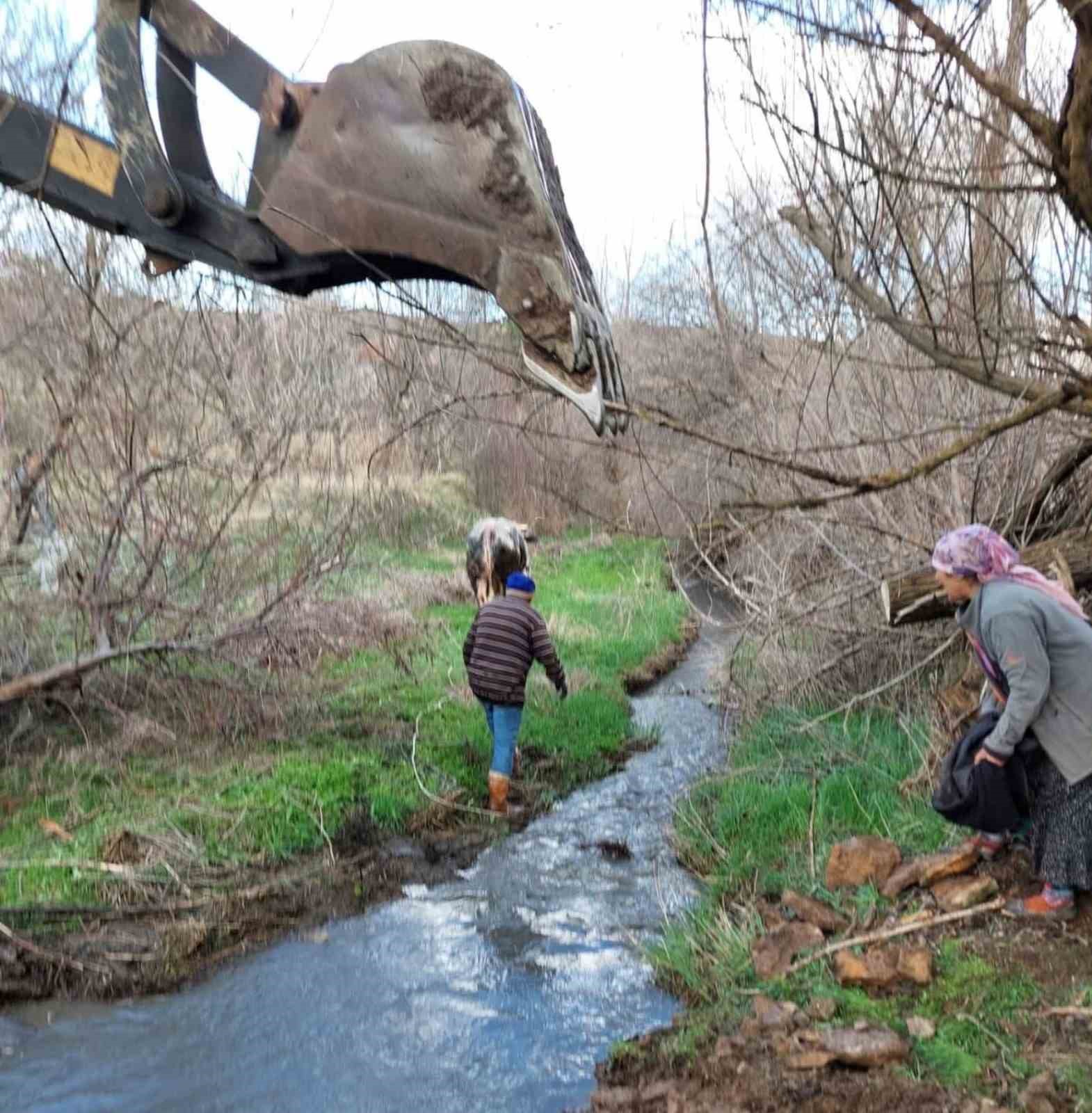 Yozgat’ta kuyuya düşen büyükbaş, AFAD ekiplerince kurtarıldı