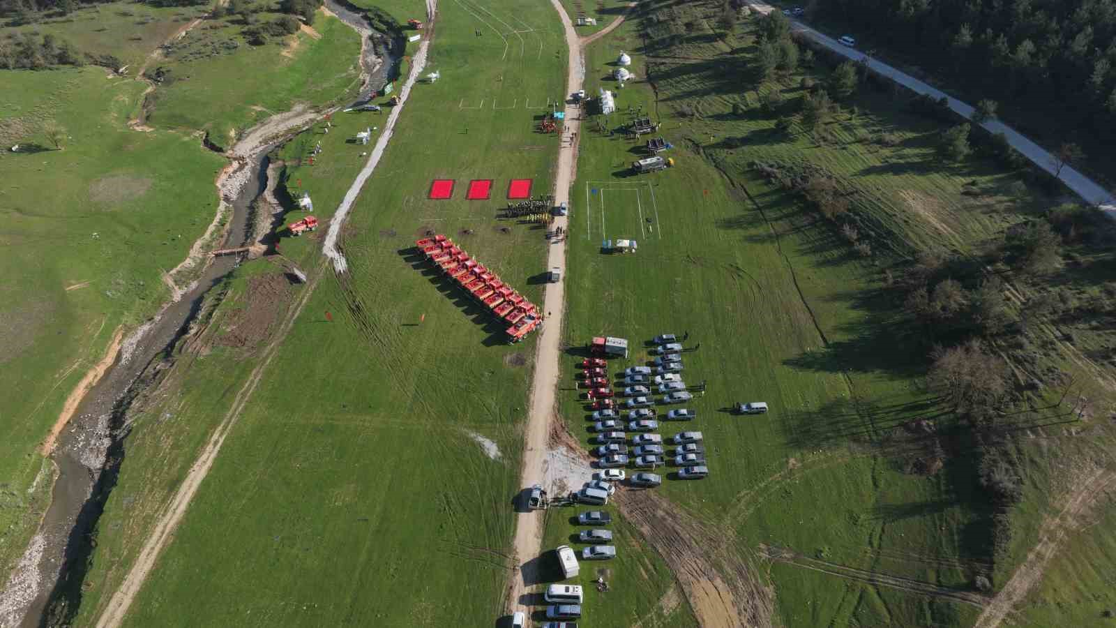 Yeşil vatan neferleri, bu sefer söndürmek için değil yarışmak için ter döktü