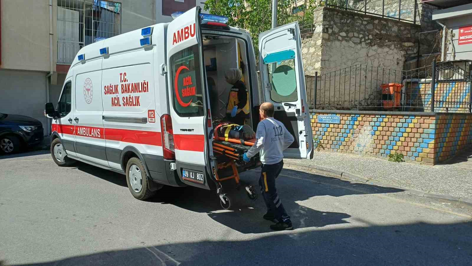 Ot toplamak istedi, 5 metreden aşağı düştü