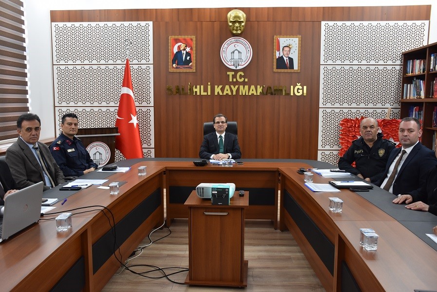 Salihli’de metruk binalara karşı güvenlik seferberliği