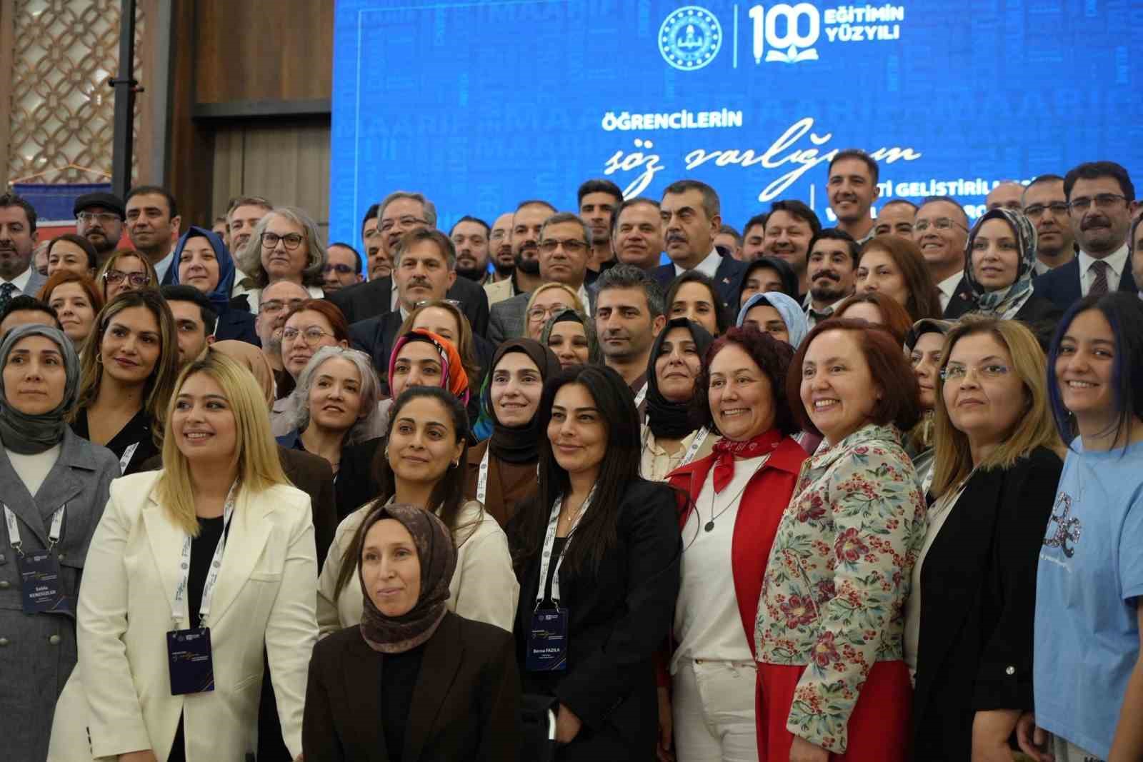 Tekin: "Son 25 yılda eğitim-&ouml;ğretimde uluslararası oranlara eriştik"
