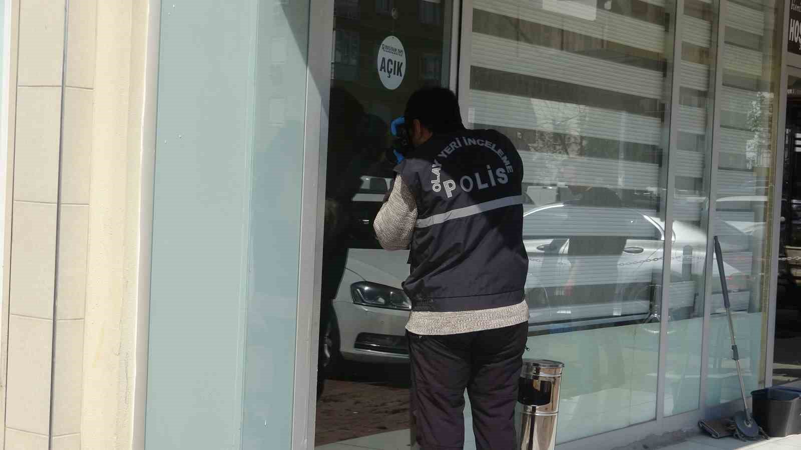 Husumetli akrabalar arasında bı&ccedil;aklı kavga: 2 yaralı
