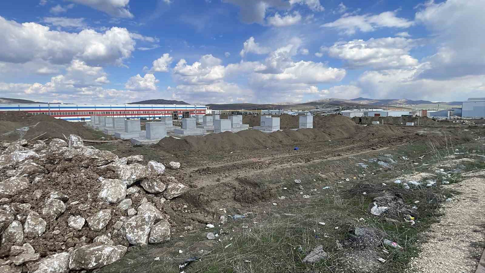 Sivas&rsquo;ta beton kalıbına d&uuml;şen gen&ccedil; iş&ccedil;i hayatını kaybetti
