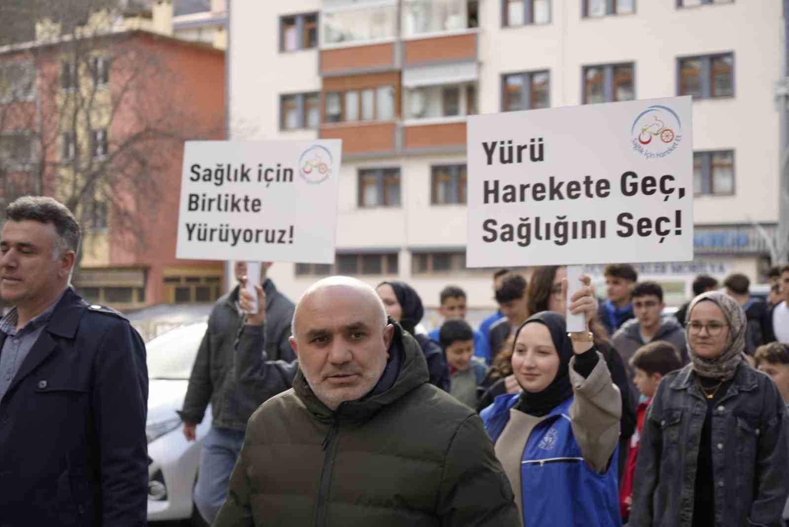 Gümüşhane’de obeziteye dikkat çekmek için yürüdüler