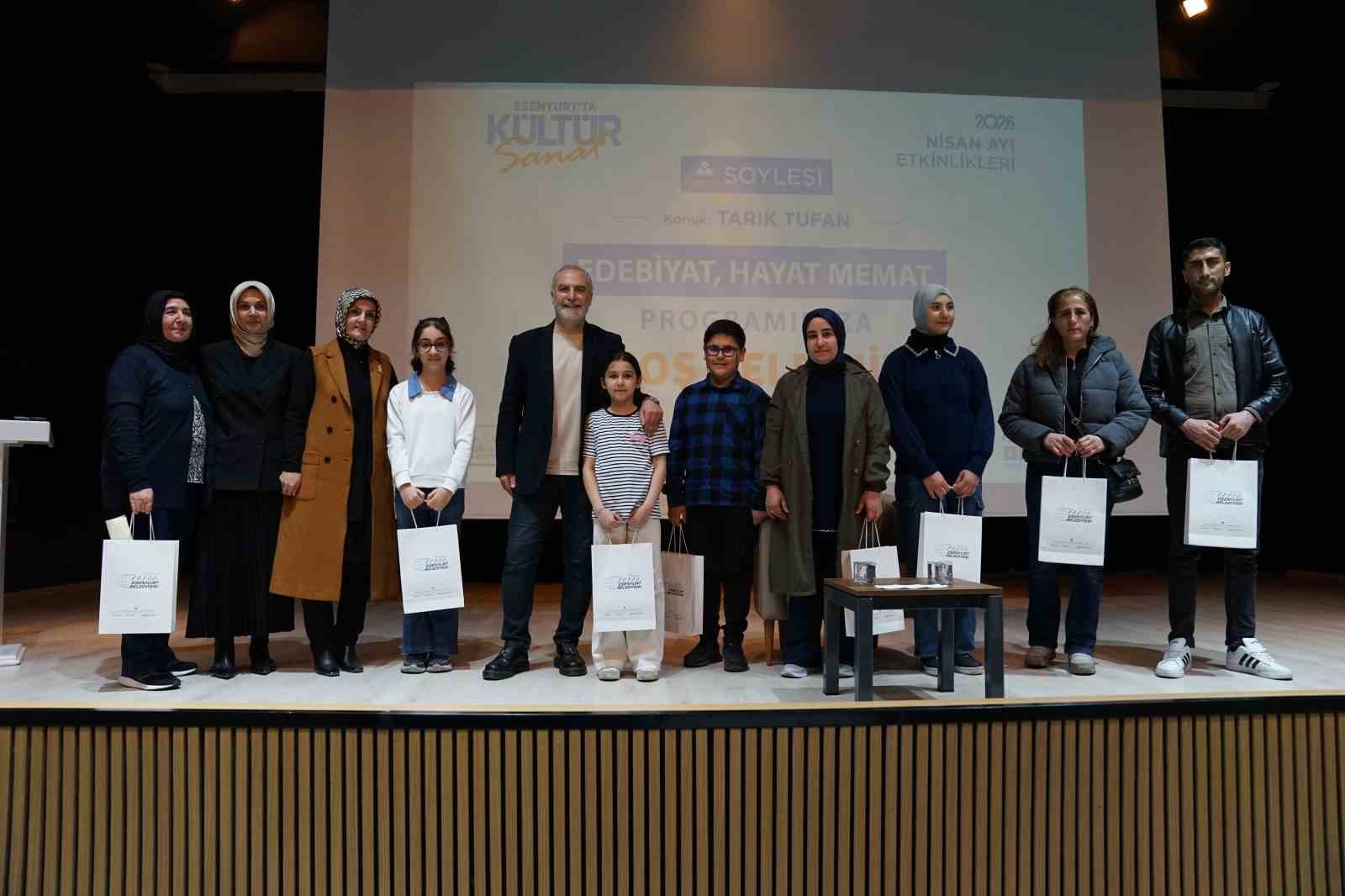 Yazar Tarık Tufan Esenyurt&rsquo;ta okurlarıyla buluştu
