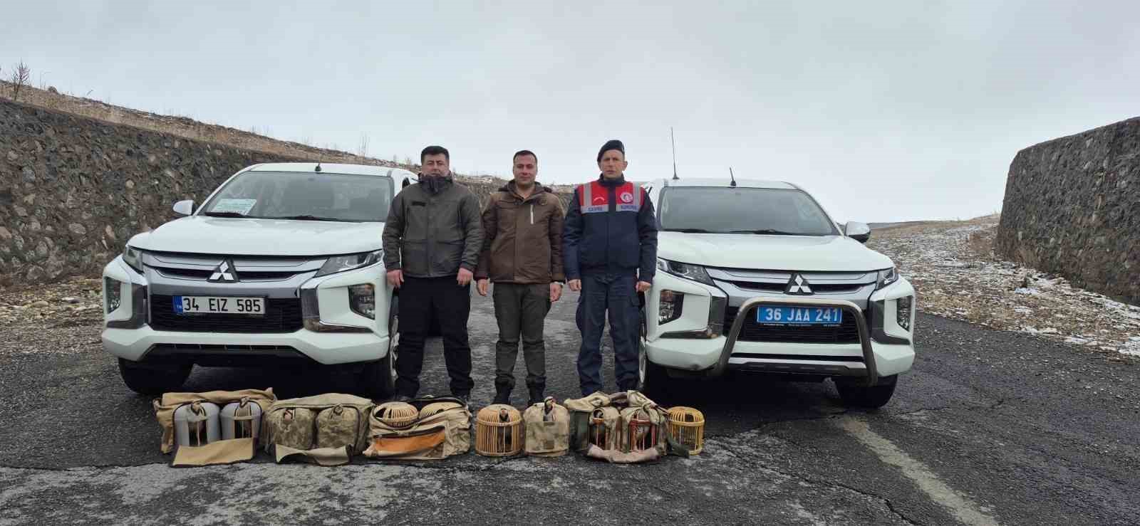 Kars&rsquo;ta ka&ccedil;ak avcılara darbe: 51 canlı keklik doğaya kazandırıldı
