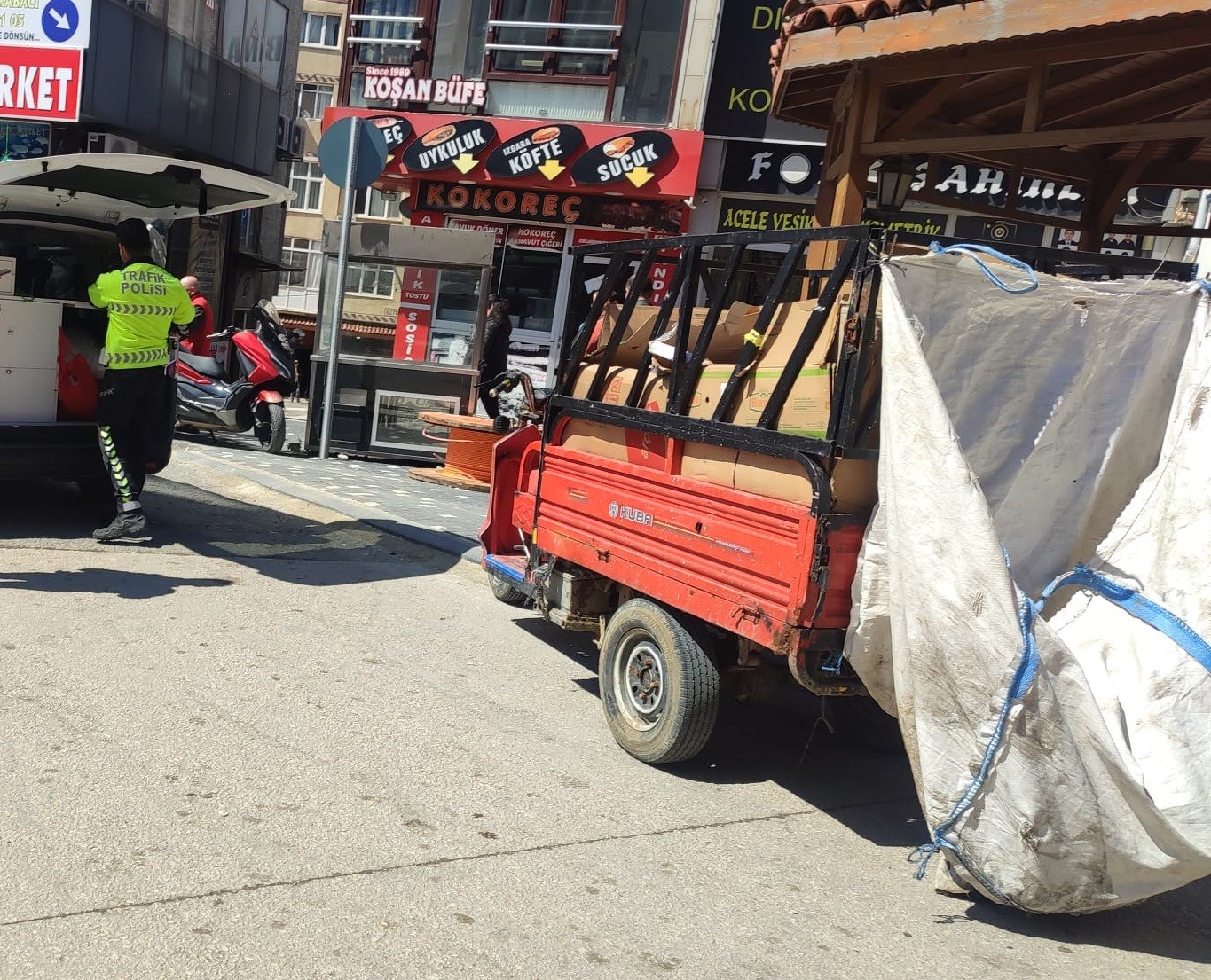 Keşan&rsquo;da plakasız triport&ouml;r ve motosiklete 92 bin TL ceza kesildi
