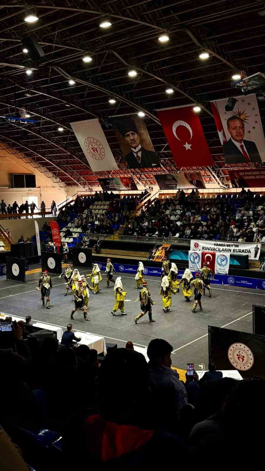 &Ccedil;ağdaş Balıkesir Spor Kul&uuml;b&uuml; Geleneksel Halk oyunları il birincisi oldu
