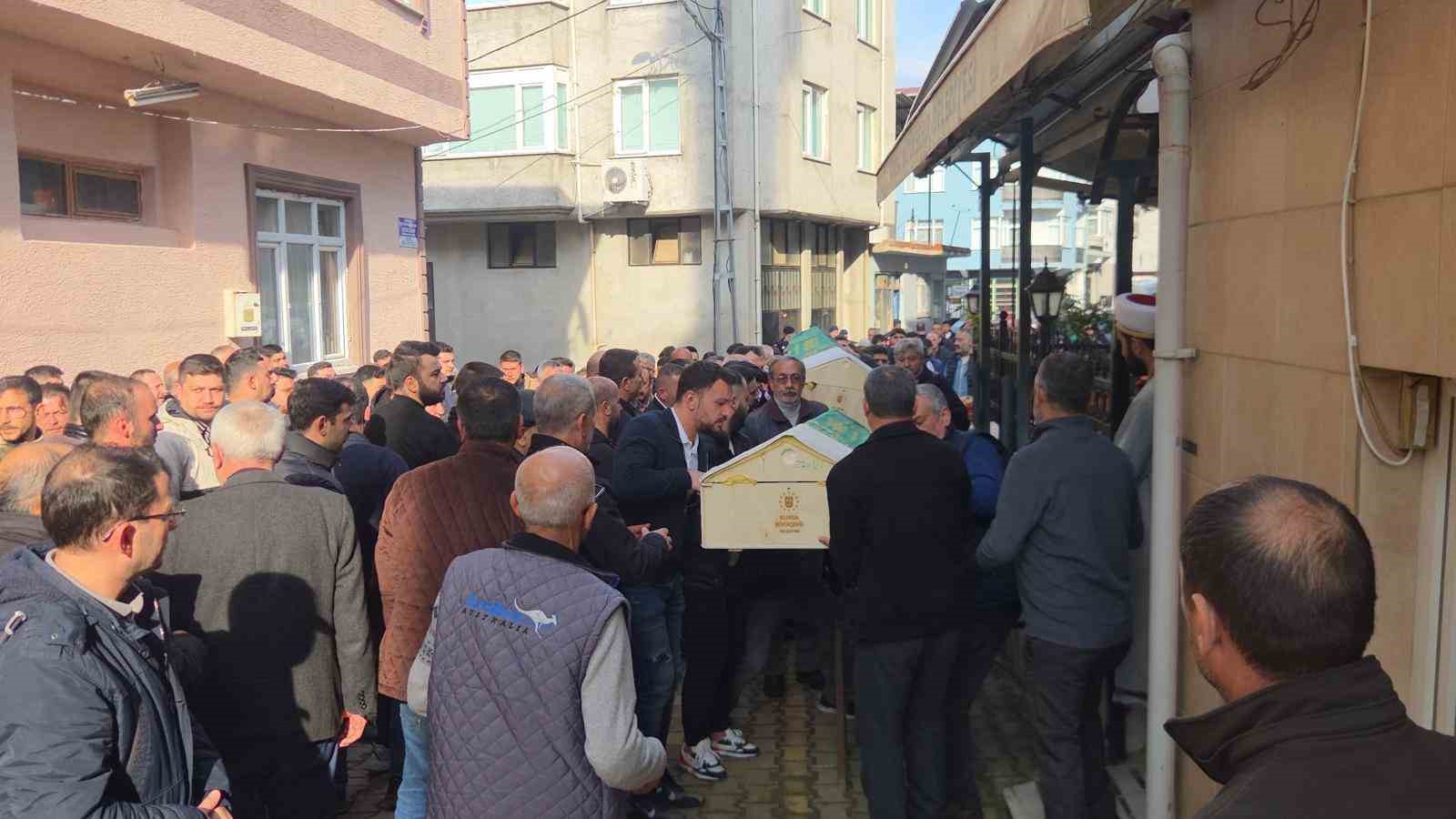 Baba ve oğlu son yolculuğuna uğurlandı