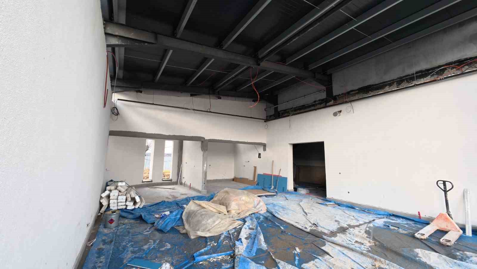 Başiskele&rsquo;de "Genc-i &Acirc;l&acirc; Kapalı Spor Salonu" y&uuml;kseliyor
