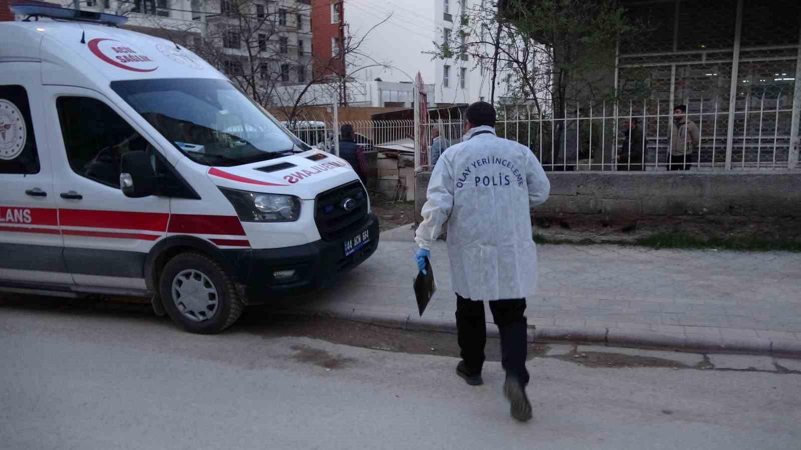 Malatya&rsquo;da 49 yaşındaki şahıs evinde &ouml;l&uuml; bulundu

