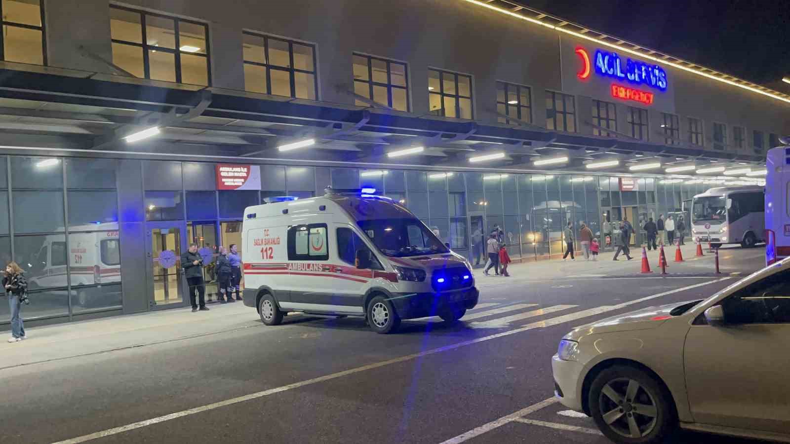 Kazada yaralanan Günyüzü Kaymakamı ve şoförü hastaneye getirildi