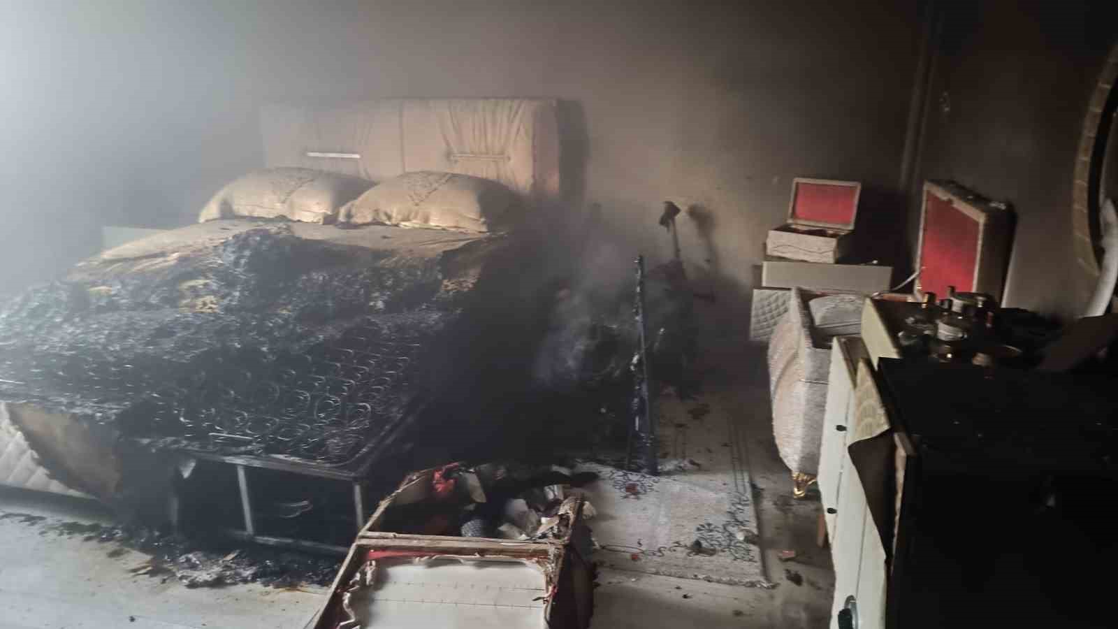 Van’da ev yangını