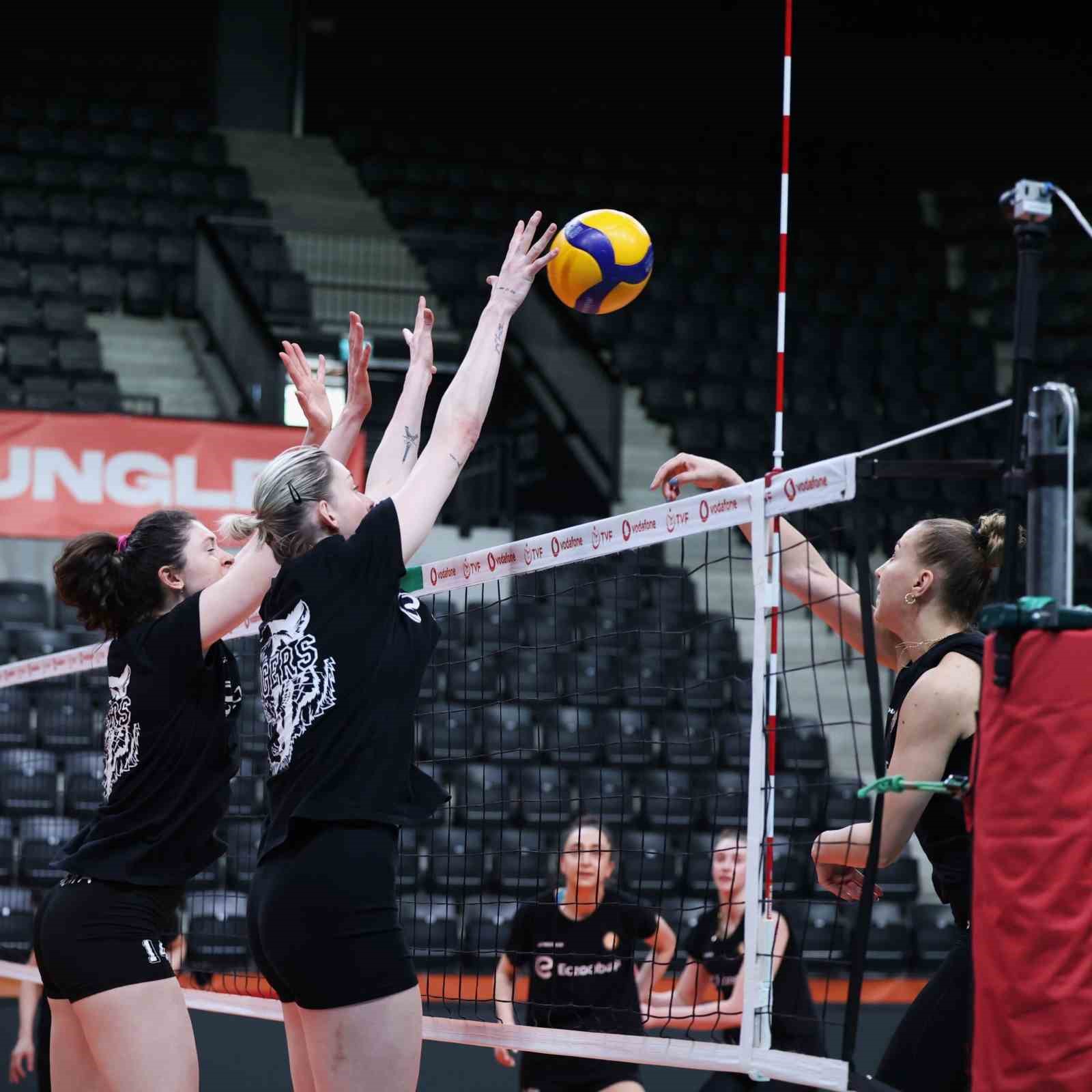 Eczacıbaşı Dynavit, play-off 3-4 etabı ilk maçına hazır