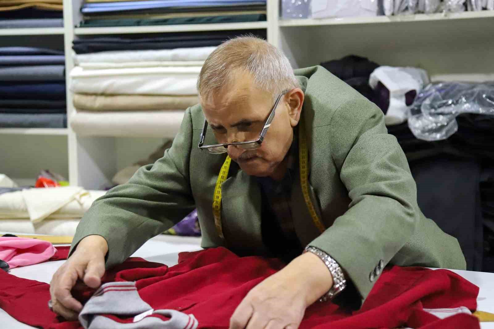 Gümüşhane’nin çınarlarından İlyas Aslan’ın 56 yıllık meslek yolculuğu