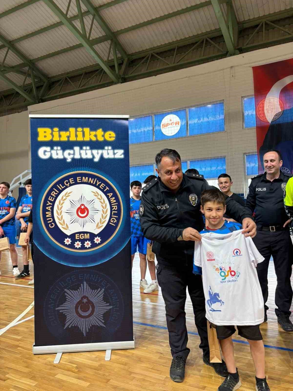 Polis Haftası etkinliklerinde 5x5 Futsal turnuvası yapıldı
