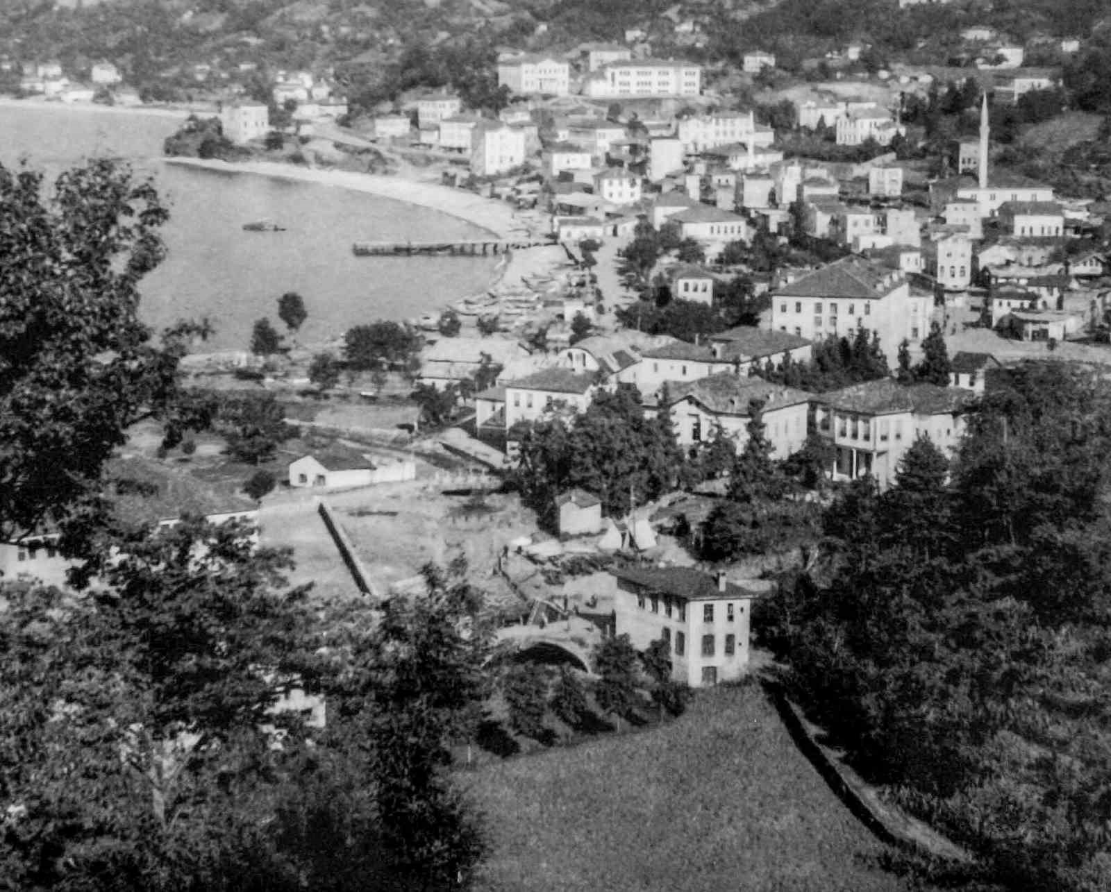 200 yıllık tarihi kemer k&ouml;pr&uuml; yol yapımı &ccedil;alışmasında g&uuml;n y&uuml;z&uuml;ne &ccedil;ıktı
