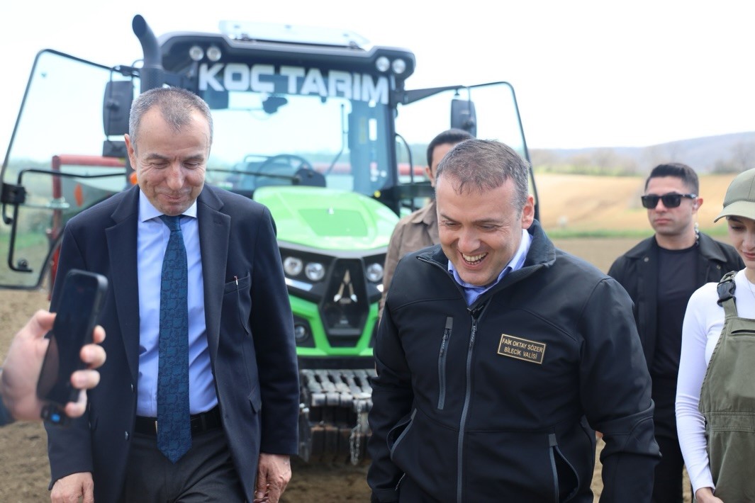 Bilecik’te ‘Yağlık Ayçiçeği Tohumu Dağıtım Programı’ gerçekleştirildi