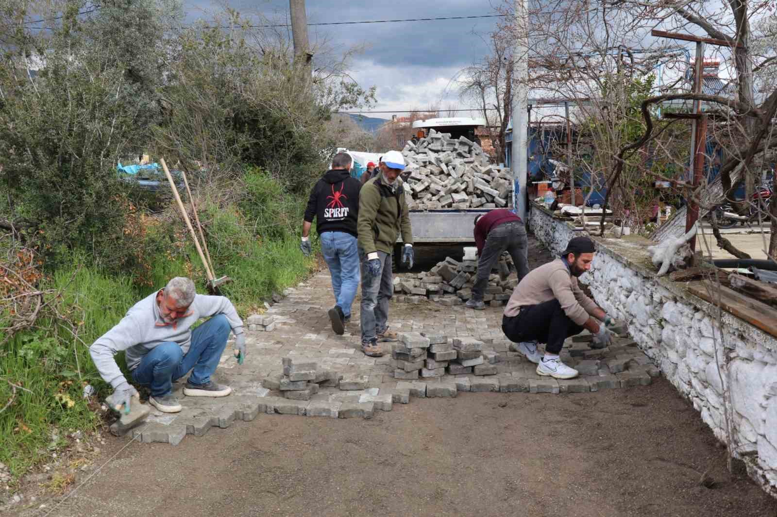 Bozdoğan Akçay Mahallesi’nde yollar yenilendi