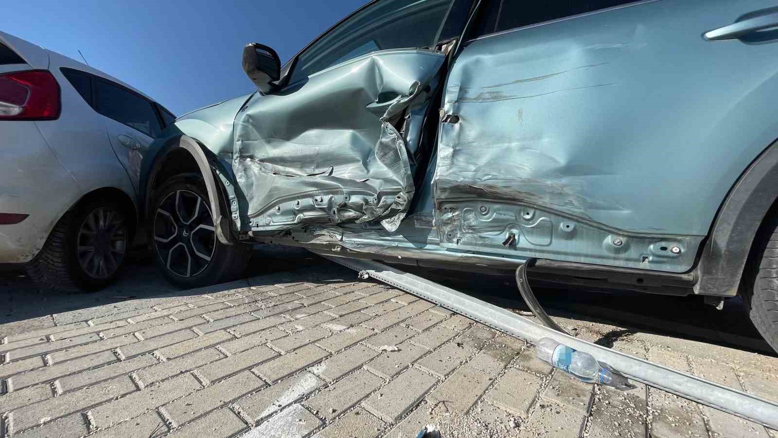 Karaman&rsquo;da yaşanan kaza ucuz atlatıldı
