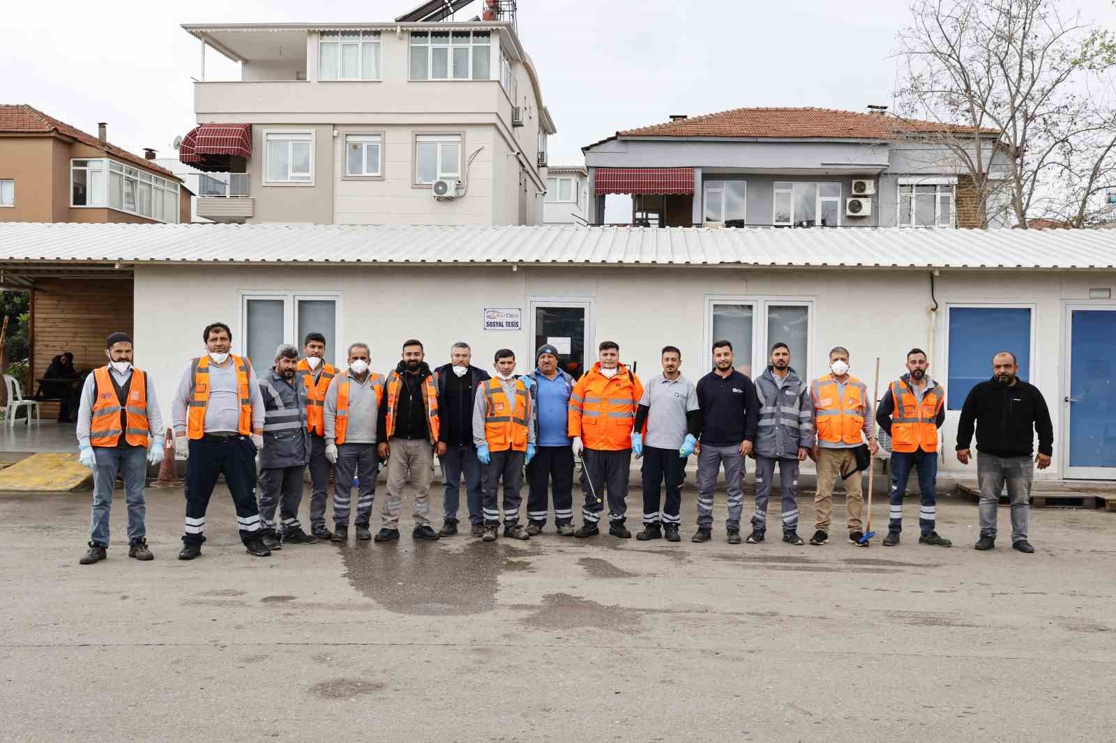 Toplu ulaşım ara&ccedil;ları temizlenerek sefere hazırlanıyor
