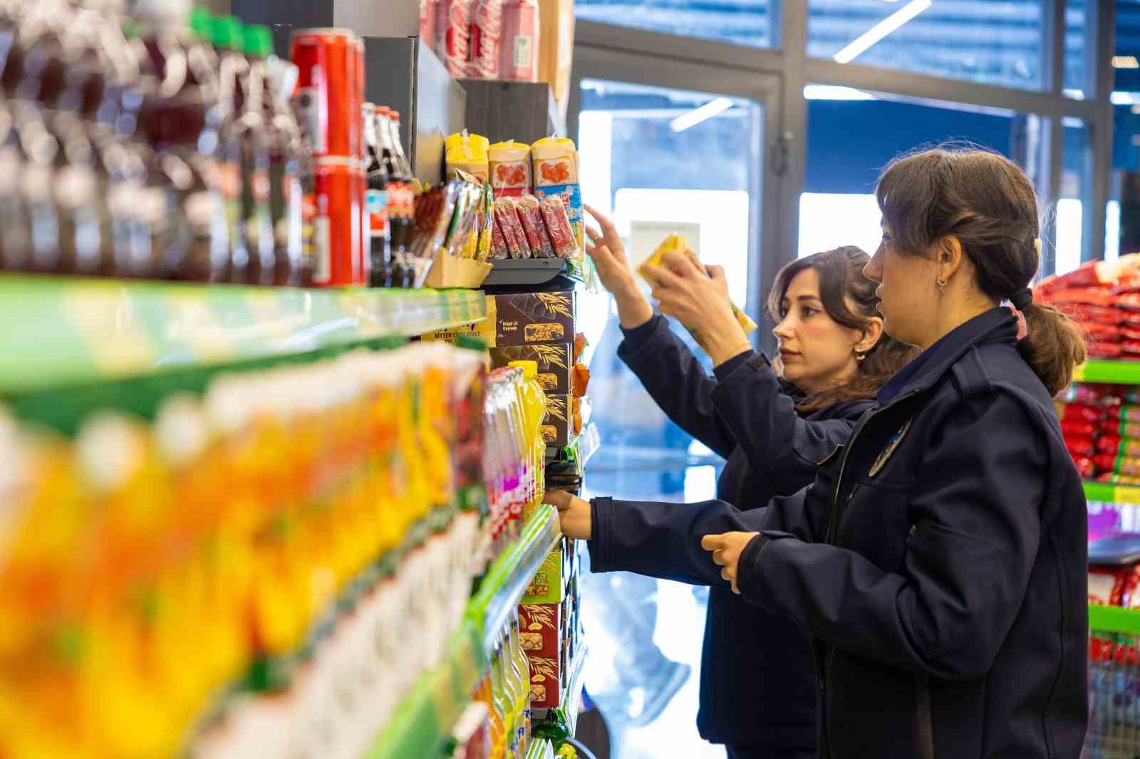 Mezitli Belediyesi denetimde tarihi geçmiş ürünlere geçit vermedi