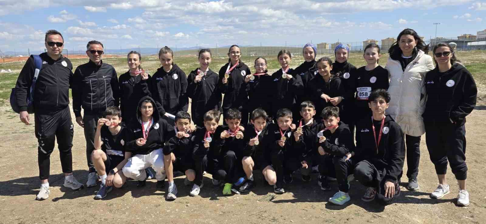 Eskişehirli sporculardan K&uuml;tahya&rsquo;da b&uuml;y&uuml;k başarı
