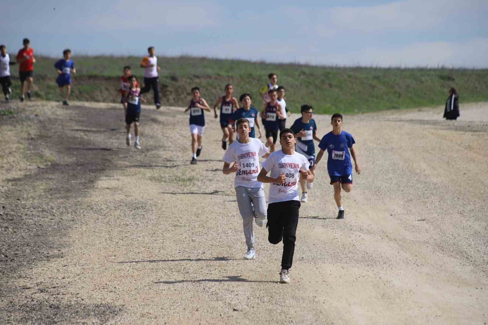 Karab&uuml;k&rsquo;te ANALİG Atletizm Kros 1. Etap yarışmaları d&uuml;zenlendi
