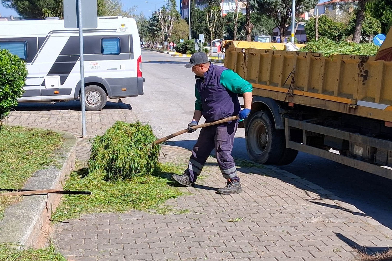 Efeler Belediyesi&rsquo;nden &ccedil;evre d&uuml;zenlemesi
