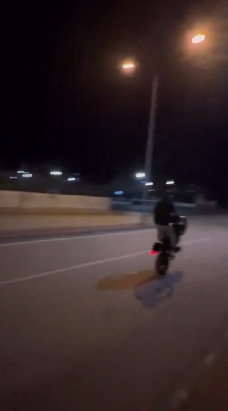 Polis yeleği giyip trafikte tehlikeli hareketler yaptı, cezadan ka&ccedil;amadı
