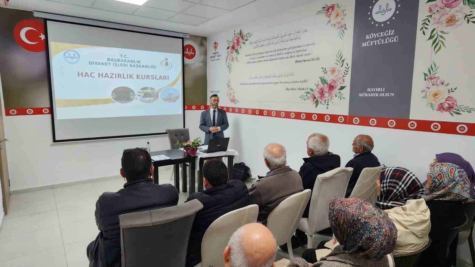 K&ouml;yceğizli 25 hacı adayı seminerlerle hacca hazırlandı
