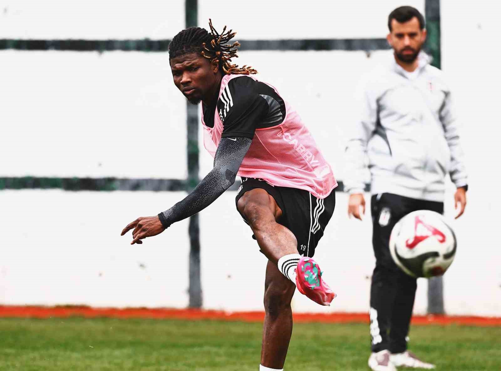 Beşiktaş kondisyon ve taktik &ccedil;alıştı
