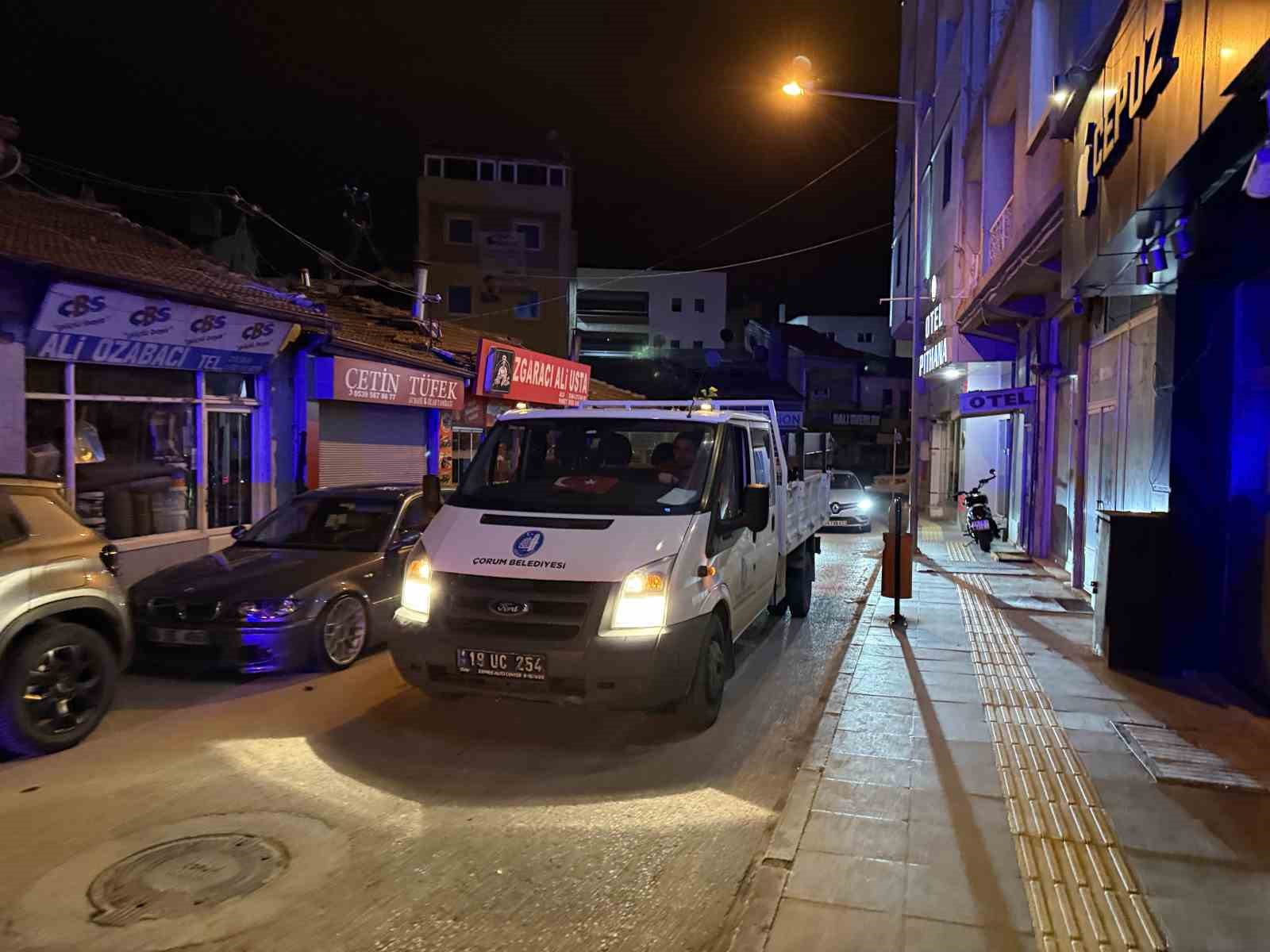 &Ccedil;orum&rsquo;da kaldırım işgaline gece denetimi
