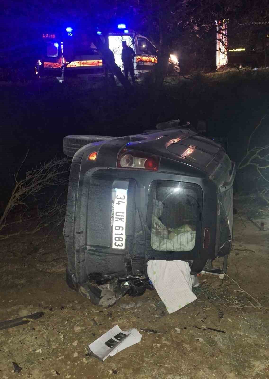 Balya-G&ouml;nen yolunda kaza: 2 yaralı
