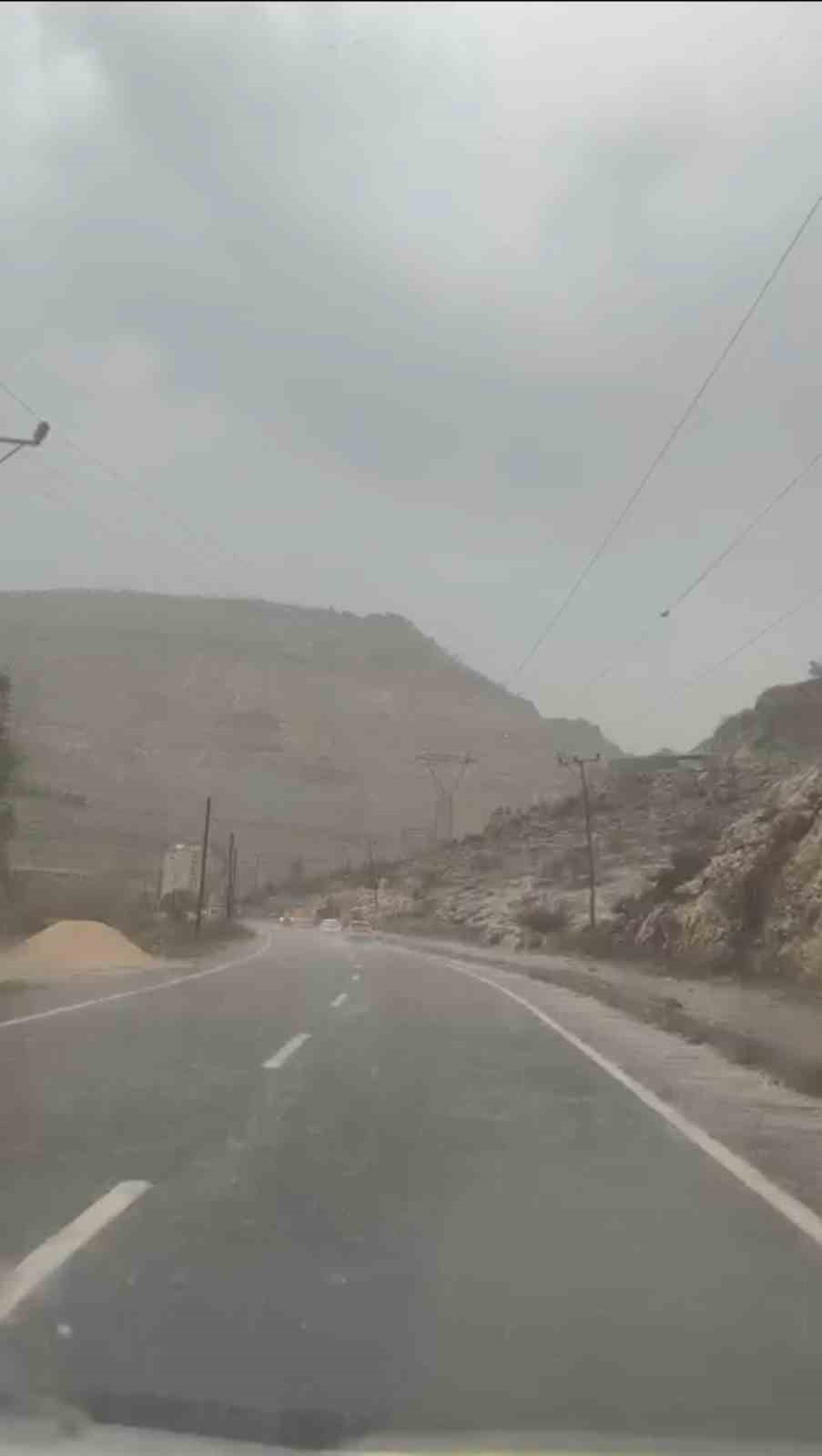 Mardin&rsquo;de 1 g&uuml;nde 4 mevsim yaşandı
