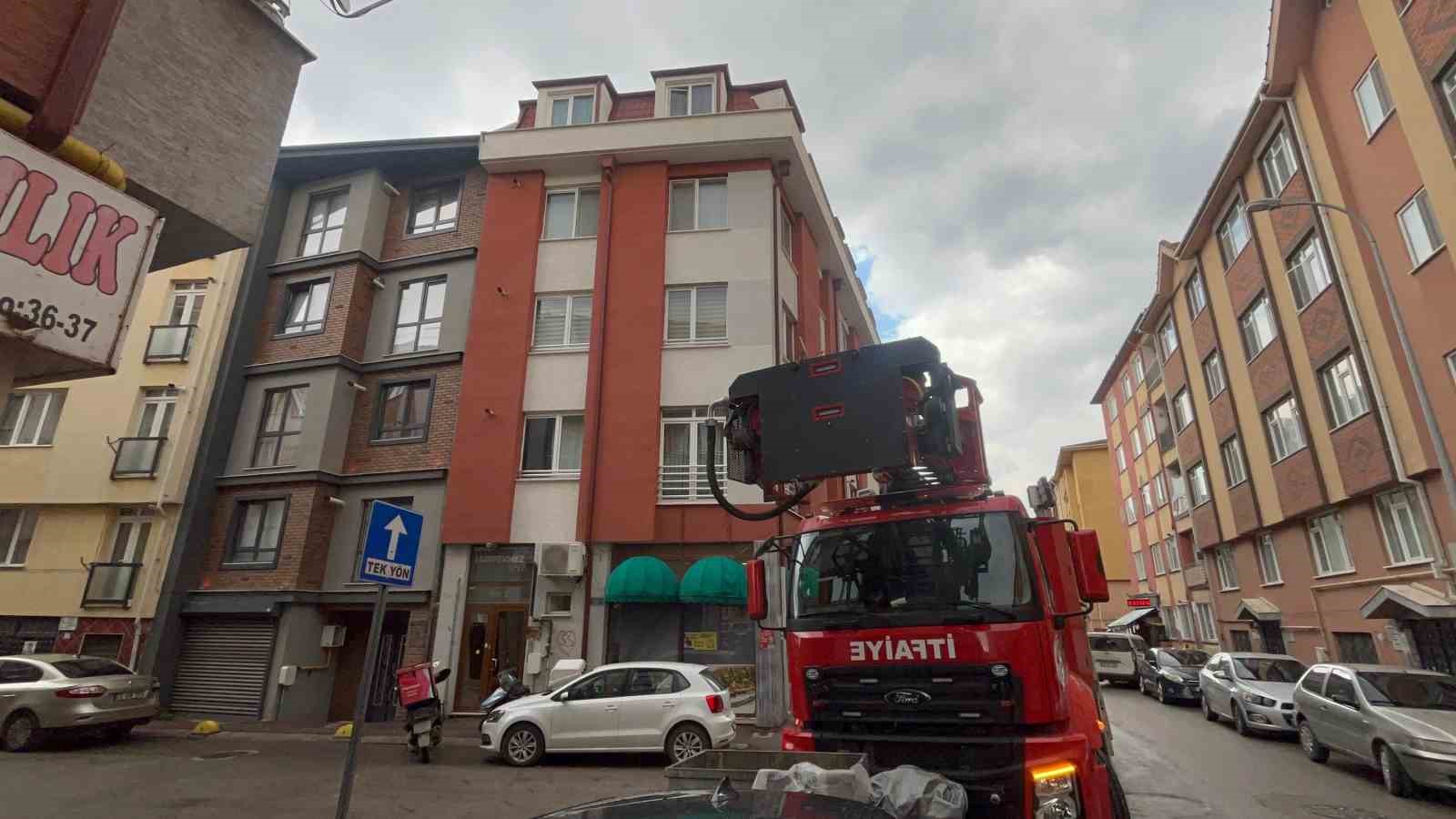 Pide salonunun bacasında &ccedil;ıkan yangın korkuttu
