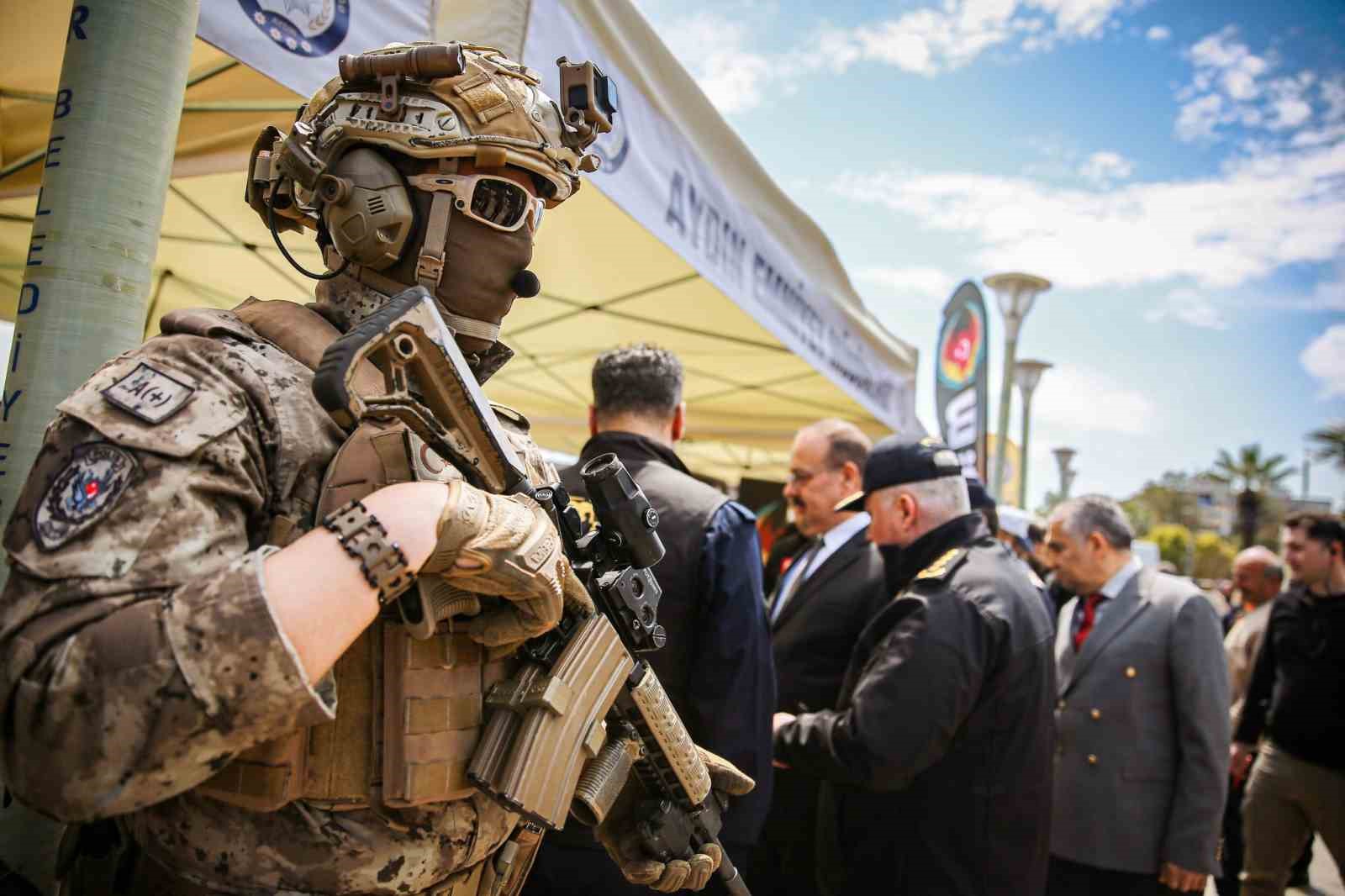 Emniyet teşkilatı Aydın’da gücünü sahada gösterdi