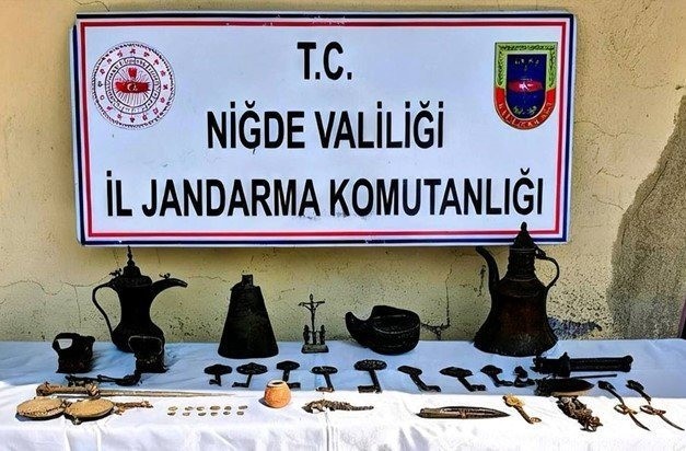 Niğde’de "Anadolu Mirası" operasyonu: 44 tarihi eser ele geçirildi