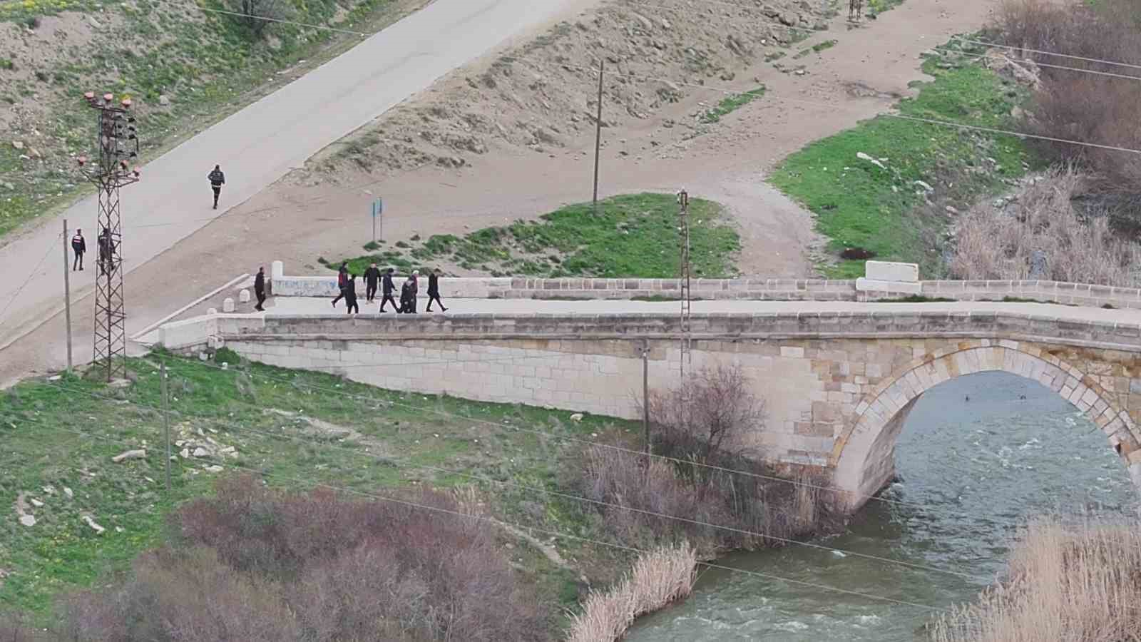 Kırşehir’de kayıp şahıs termal kameralı dronlar ile aranıyor