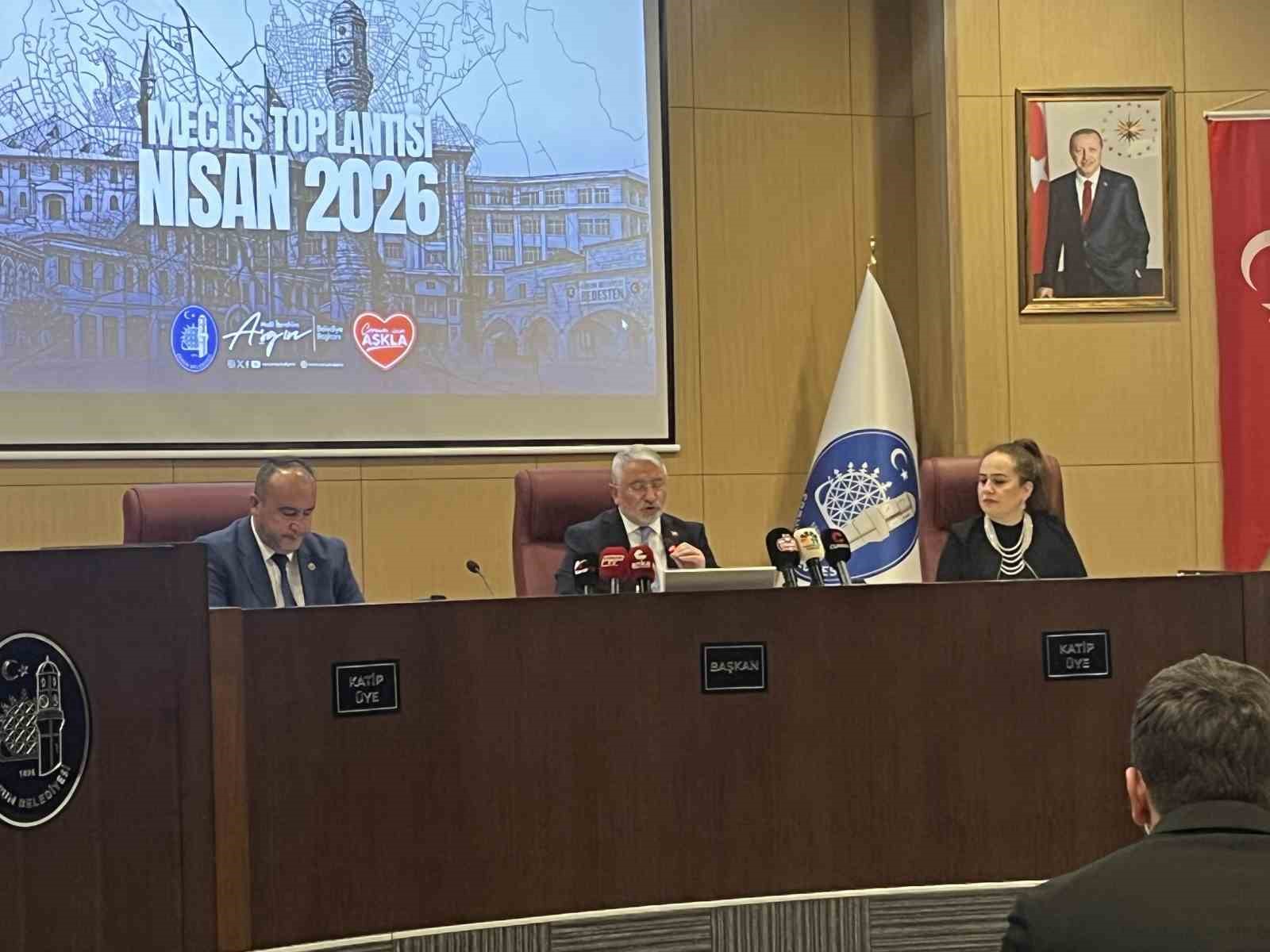 Veli Paşa Hanı &ouml;n&uuml;ndeki meydanın ismi resmileşti
