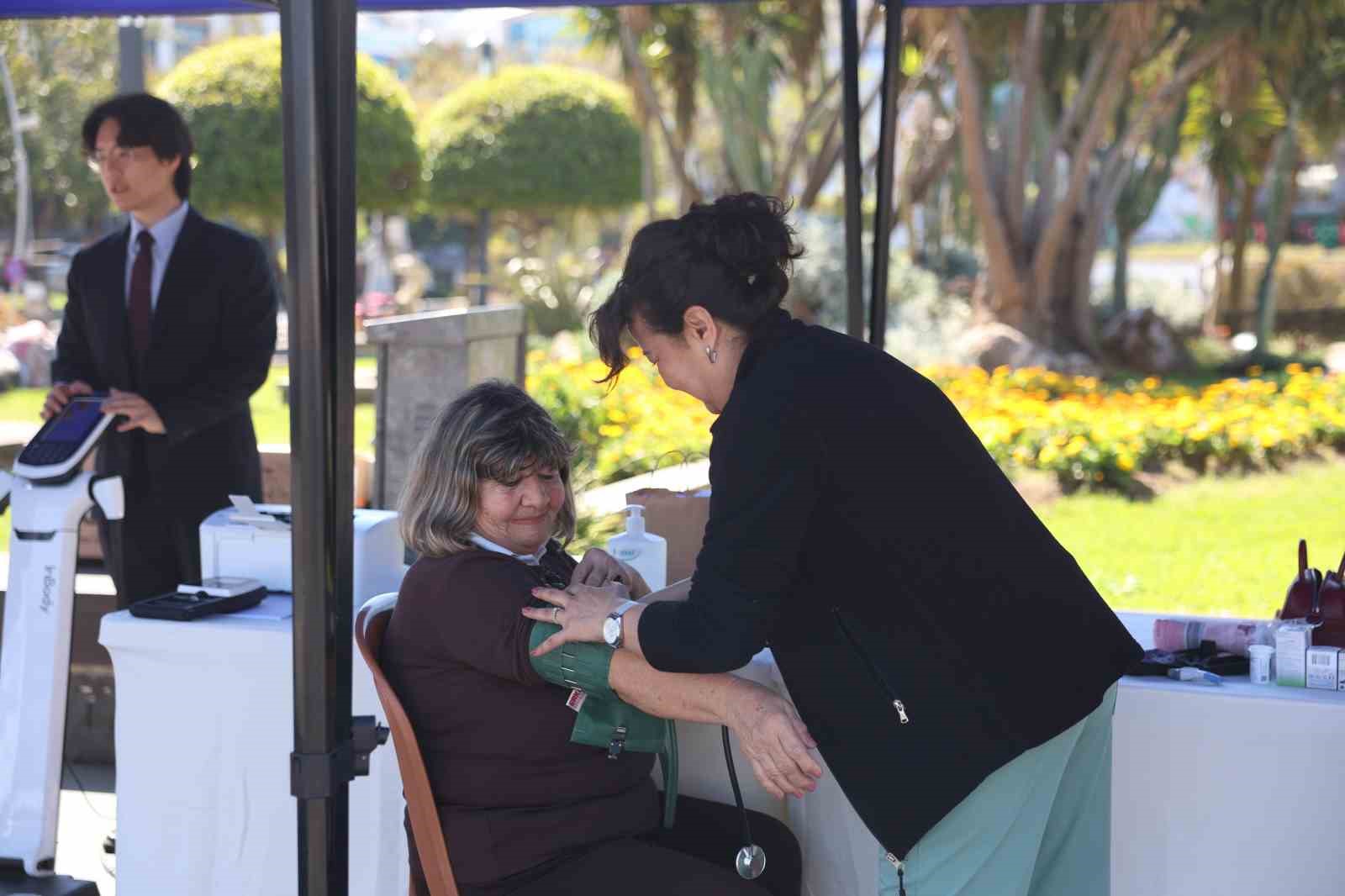 Marmaris&rsquo;te &lsquo;Sağlıklı yaş alma&rsquo; etkinliği d&uuml;zenlendi
