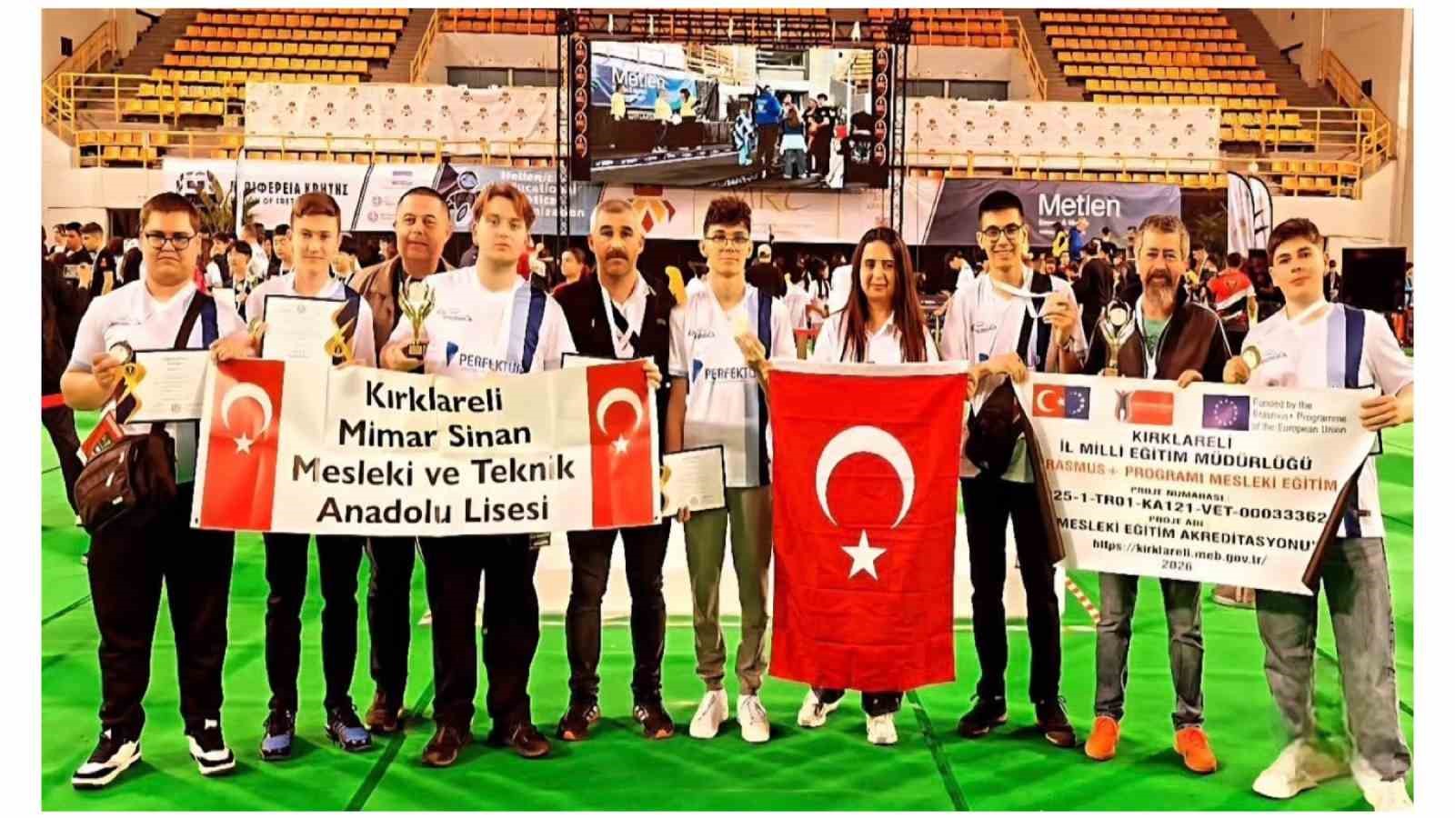 Kırklareli Mimar Sinan Mesleki ve Teknik Anadolu Lisesi &ouml;ğrencileri d&uuml;nya şampiyonu oldu
