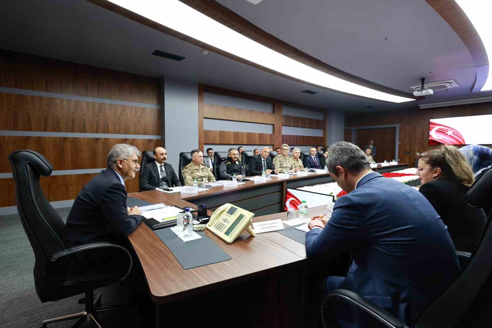 Bing&ouml;l&rsquo;de narkotikle su&ccedil;larla m&uuml;cadele &ccedil;alışmaları ele alındı
