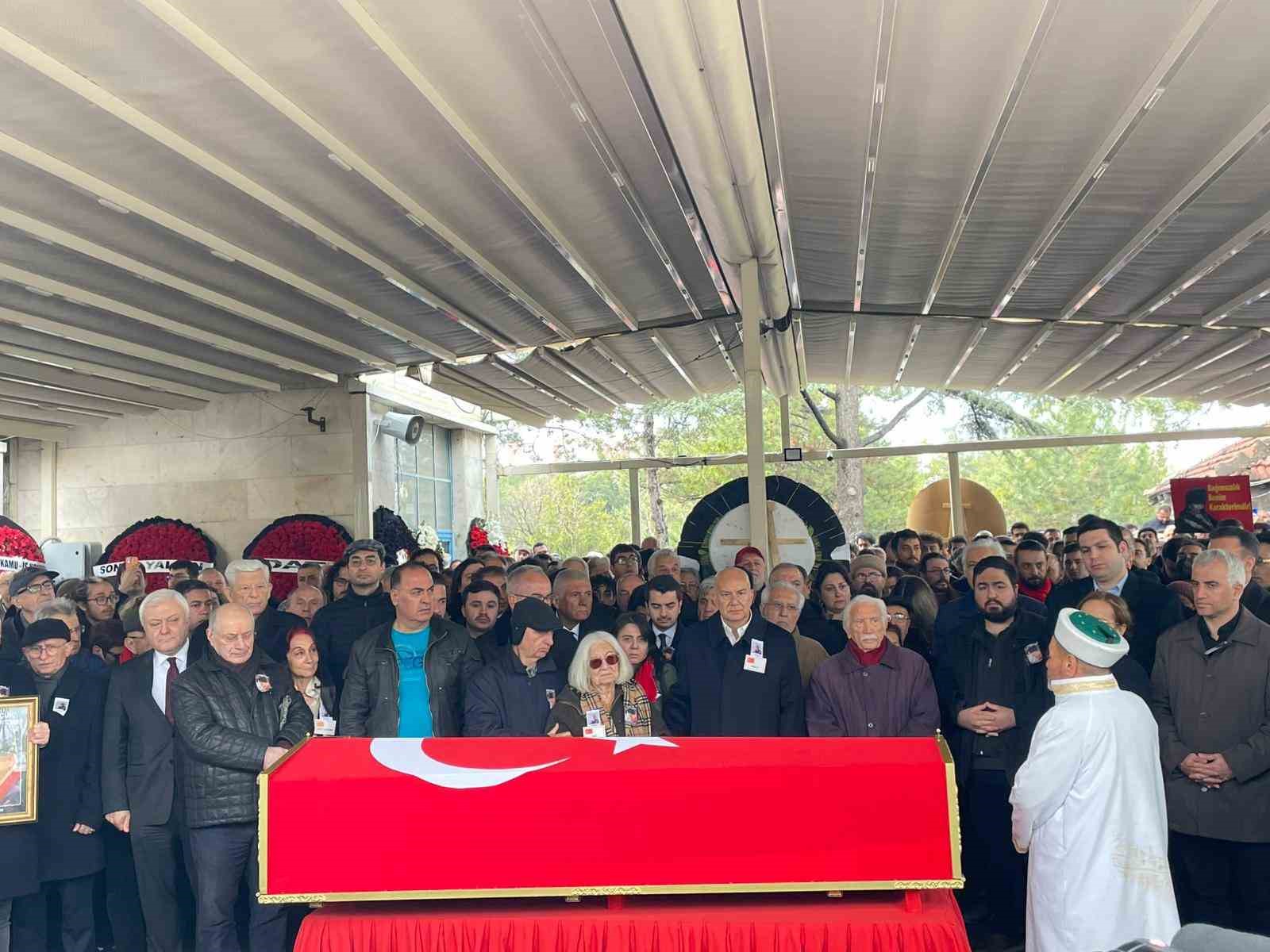 Yal&ccedil;ın K&uuml;&ccedil;&uuml;k son yolculuğuna uğurlandı
