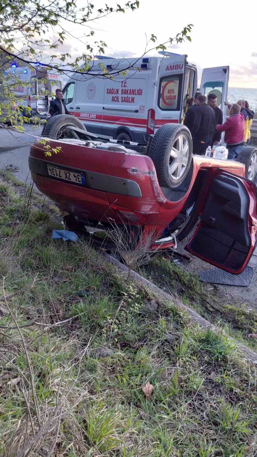 Orman B&ouml;lge M&uuml;d&uuml;rl&uuml;ğ&uuml; g&ouml;revlilerini taşıyan ara&ccedil; takla attı: 3 yaralı
