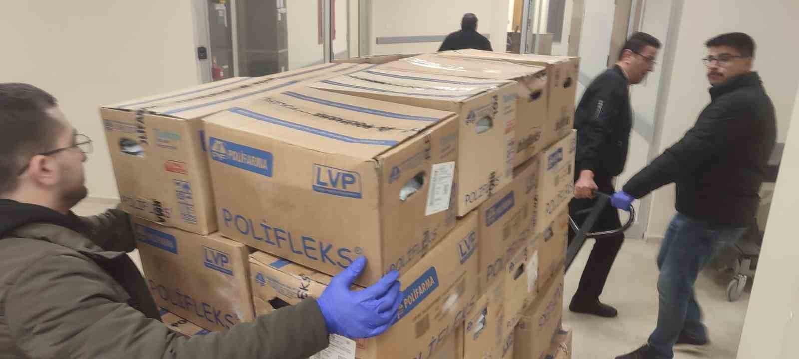 Bakan Memişoğlu: "Tıbbi malzeme ve cihazlarla yüklü yardım tırlarımız İran’a doğru yola çıktı"