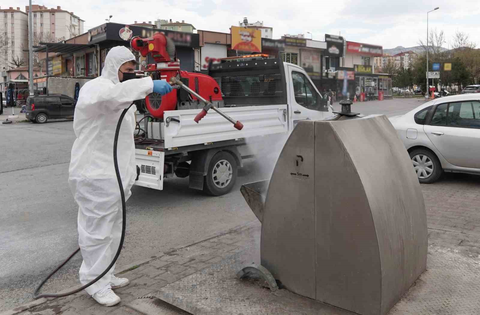 Melikgazi’de haşeresiz ve sivrisineksiz bir yaz için ilaçlama yapıldı