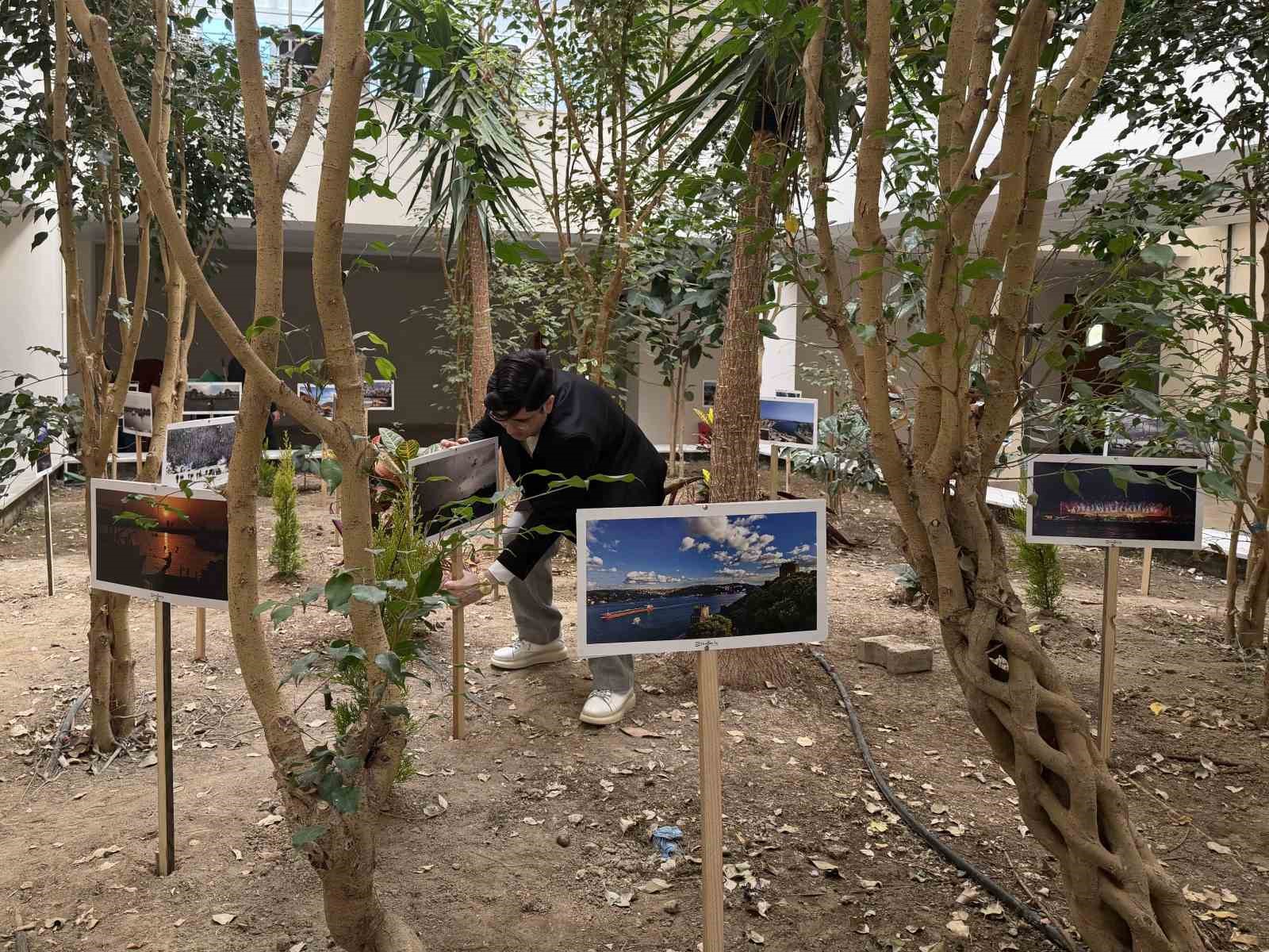 "Kent Düşleri" sergisi sanatseverlerle buluştu
