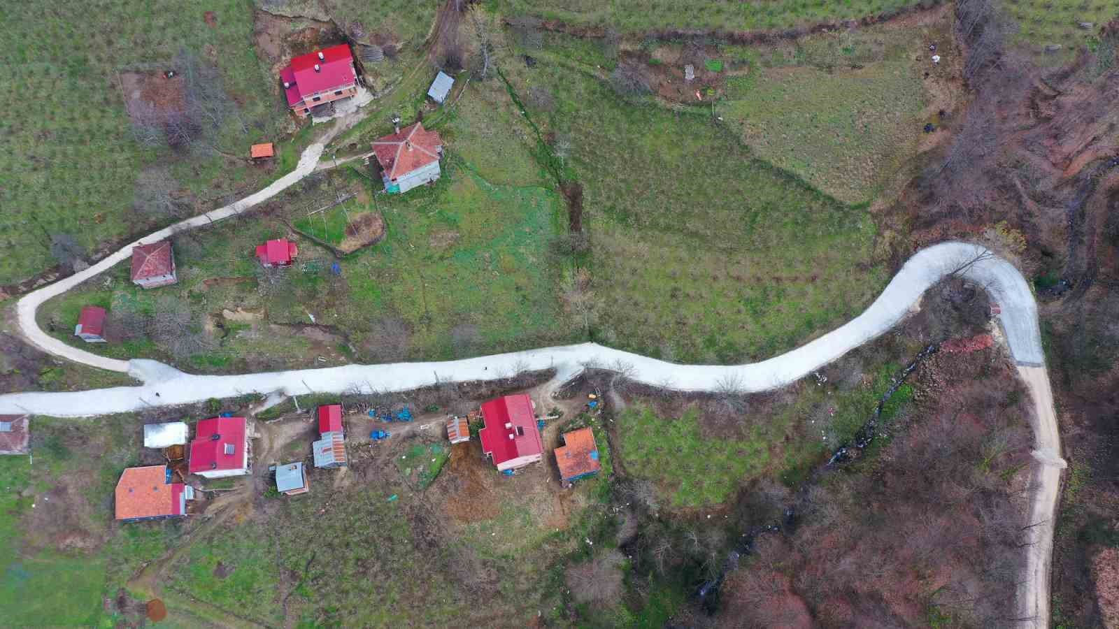 Ordu’da beton yol çalışmaları devam ediyor
